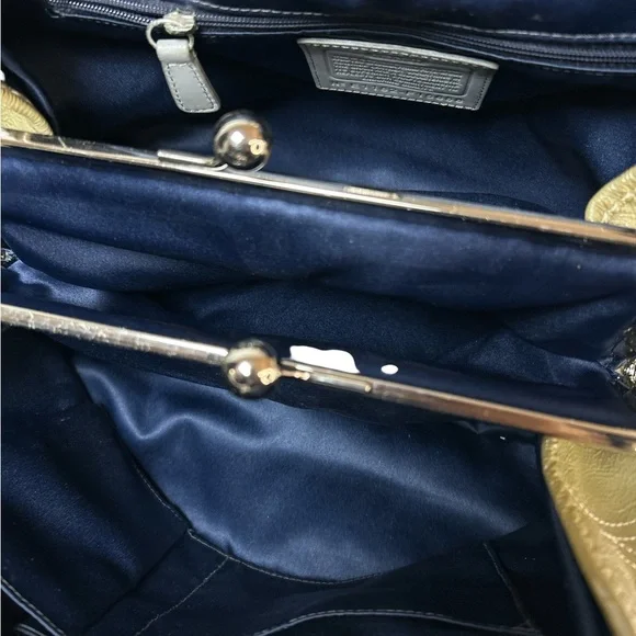 Coach Olive Green Vintage Leather Tote Bag - Picture 7 of 10